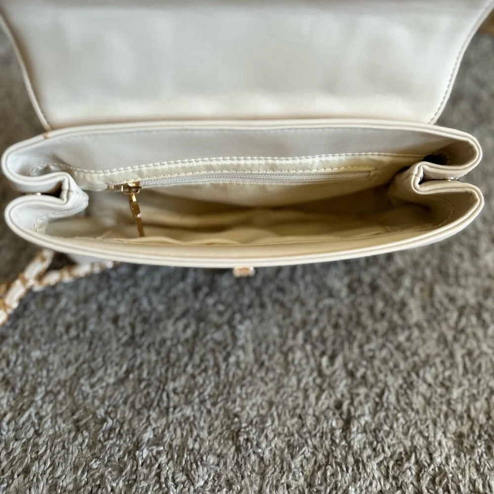 Quilted Cream Chain-Handle Women's Shoulder Bag - Picture 4 of 9